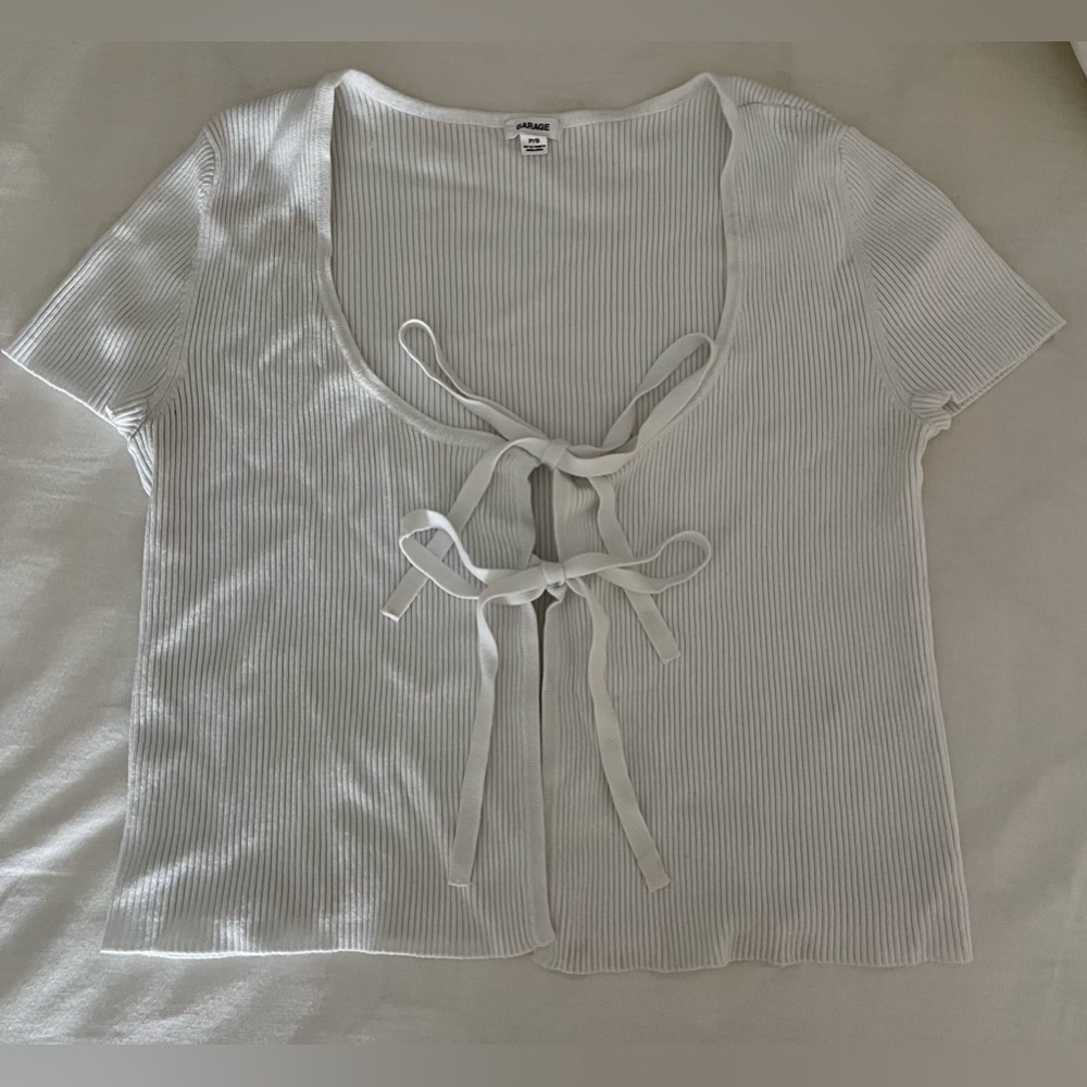 White ribbed tie garage shirt